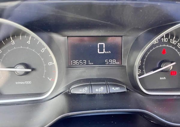 Peugeot 2008 cena 38999 przebieg: 136500, rok produkcji 2017 z Puławy małe 211